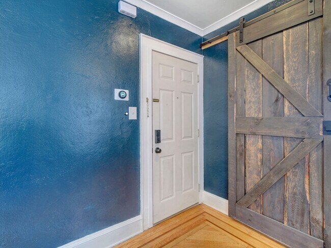 Foto del edificio - 97 La France Ave