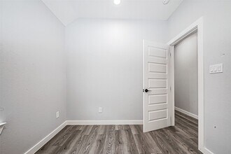 Building Photo - 6725 Avenue K