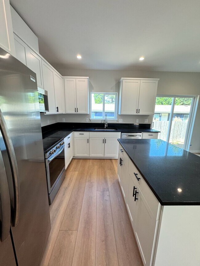 Foto del edificio - Newly Built 3 Bed, 2.5 Bath Cottage Homes ...