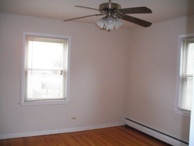 Building Photo - 1346 Woodview Ln