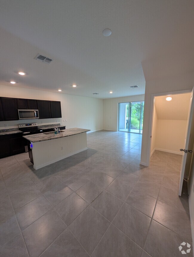 Building Photo - 11154 Crescent Deer Dr