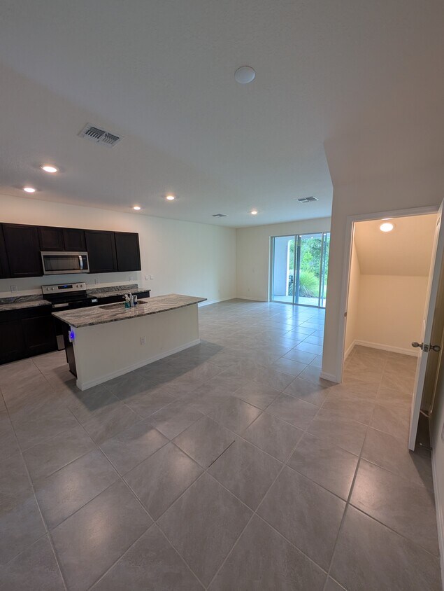 Foto principal - 11154 Crescent Deer Dr