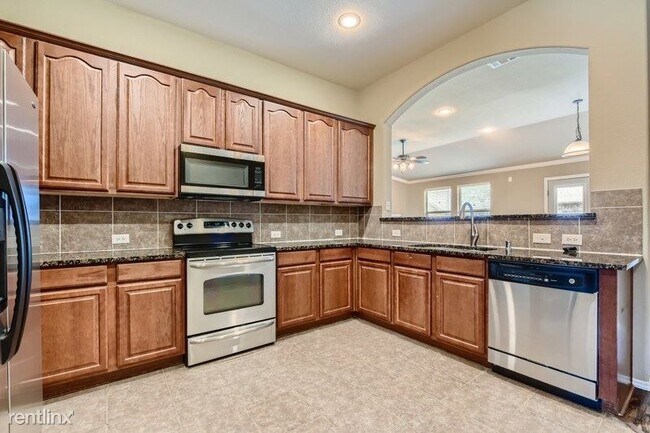 Building Photo - 3 br, 2 bath House - 3968 Hollow Lake Rd UNIT