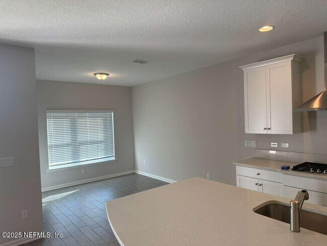 Foto del edificio - 101 Ness Cir