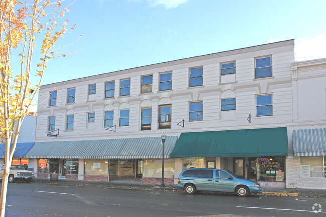 Building Photo - 631-671 S Main St