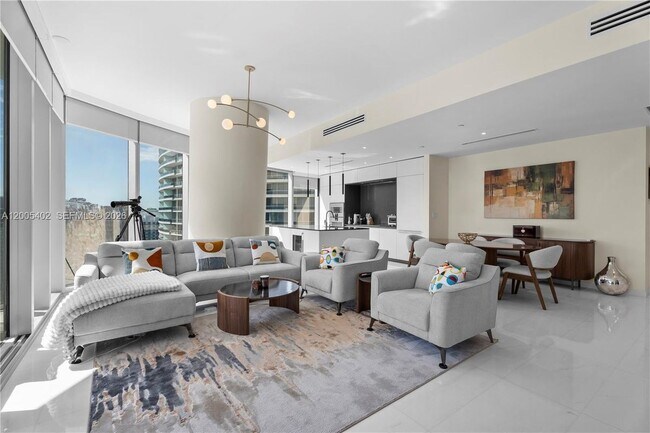 Building Photo - 300 Biscayne Blvd Way