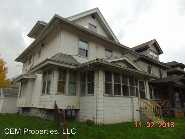 Building Photo - 243 Clay Ave