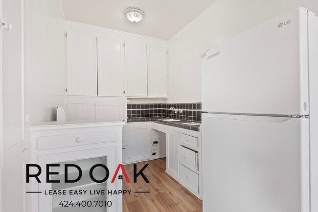 Foto del edificio - Wonderful Studio with Large Windows, Kitch...