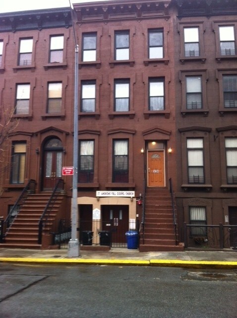 Foto del edificio - 114 W 133rd St