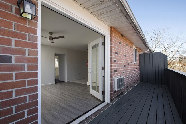 Foto del edificio - Pine Meadow Apartments