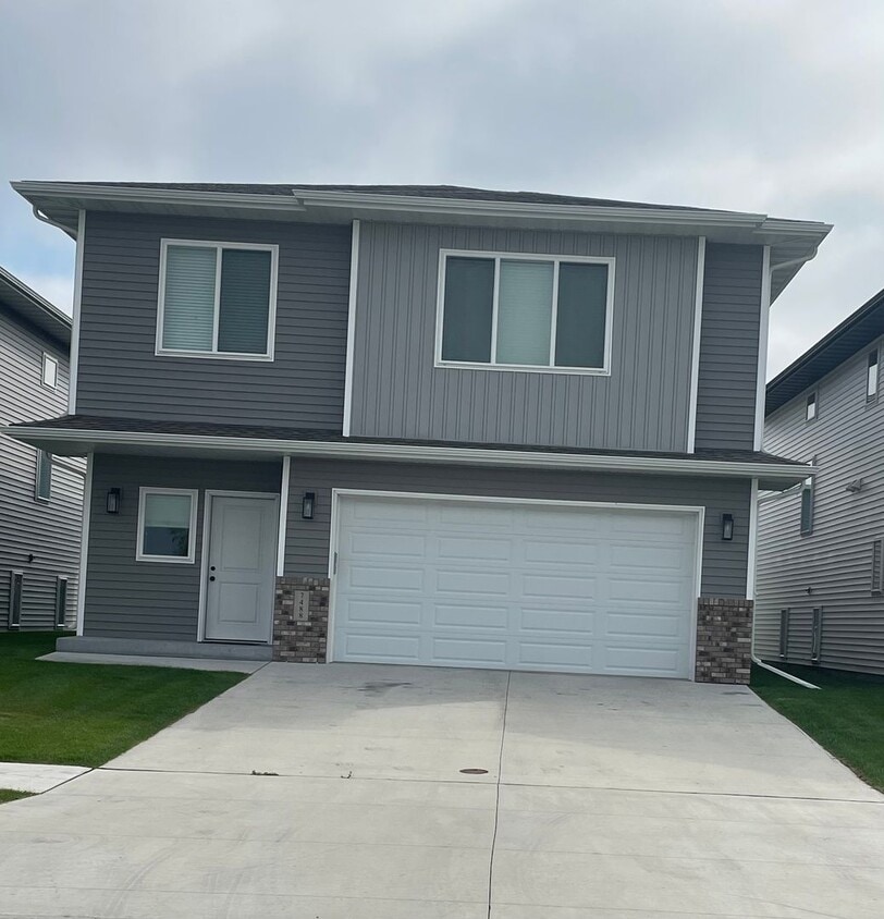 Primary Photo - 4-bedroom, 3-bathroom South Fargo Single-F...