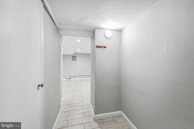 Building Photo - 768 Quebec Place NW