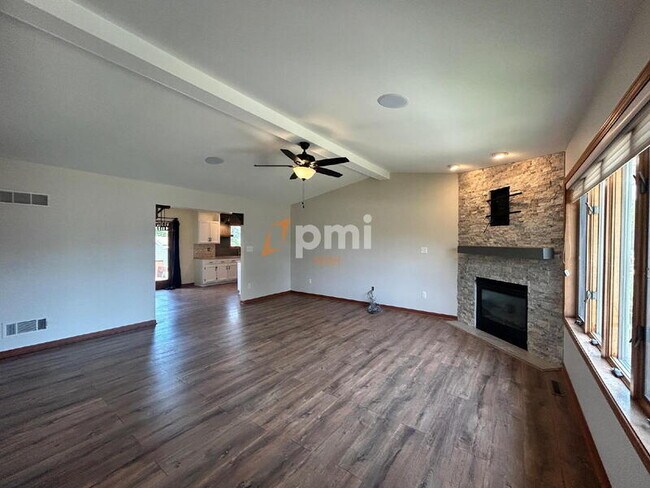 Foto del edificio - 8781 Calhoun Pl