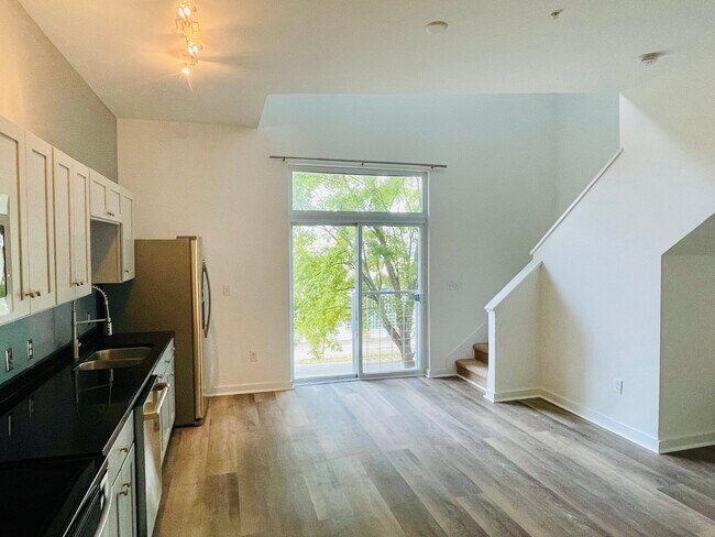 main floor - 506 N Mangum St