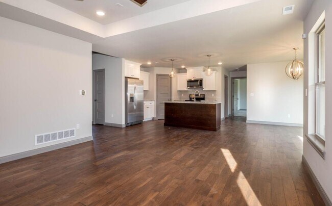 Foto del edificio - 5614 Bower Ln