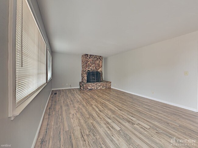 Building Photo - 787 La Paloma Rd