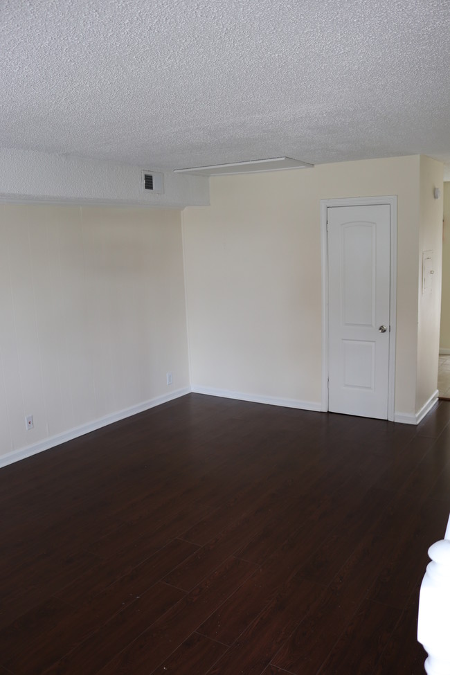 Building Photo - 441 Harding Pl