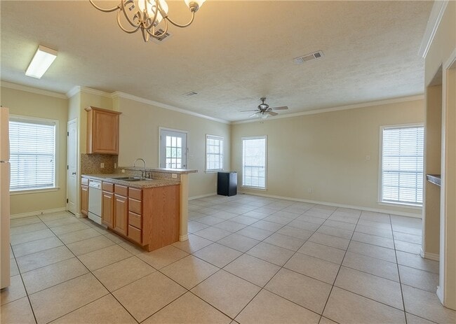 Building Photo - 3858 Oldenburg Ln