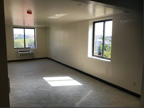 Building Photo - 461 Winthrop St