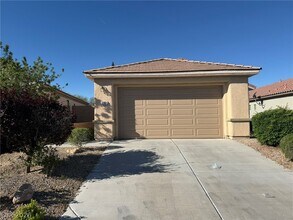 Building Photo - 2747 Lochleven Way