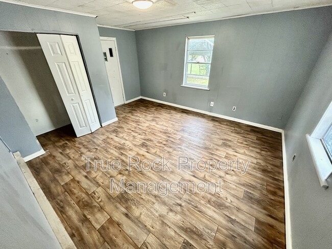 Building Photo - 315 N Bluff Ave