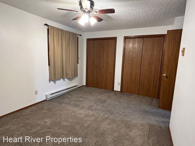 Building Photo - 2 br, 1.5 bath House - 643 29th St W