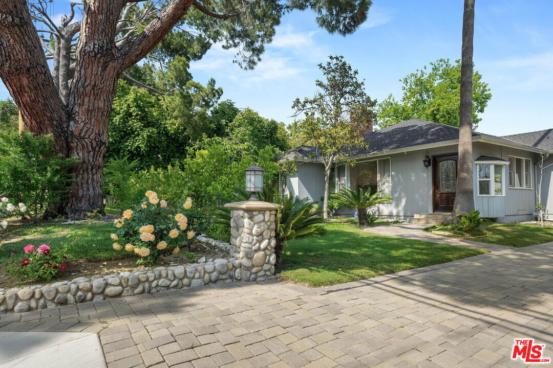 Foto principal - 4818 La Canada Blvd