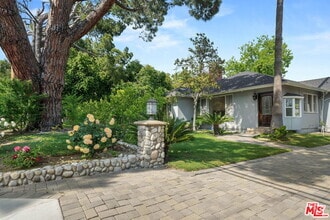 Building Photo - 4818 La Canada Blvd