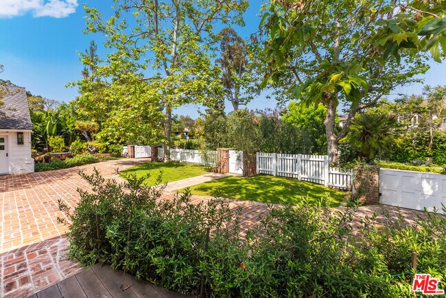 Building Photo - 797 Amalfi Dr