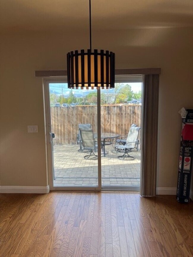 Foto del edificio - Tw Level Southwest Reno Townhome