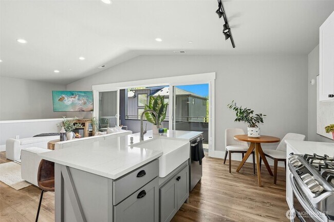 Foto del edificio - 634 11th Ave