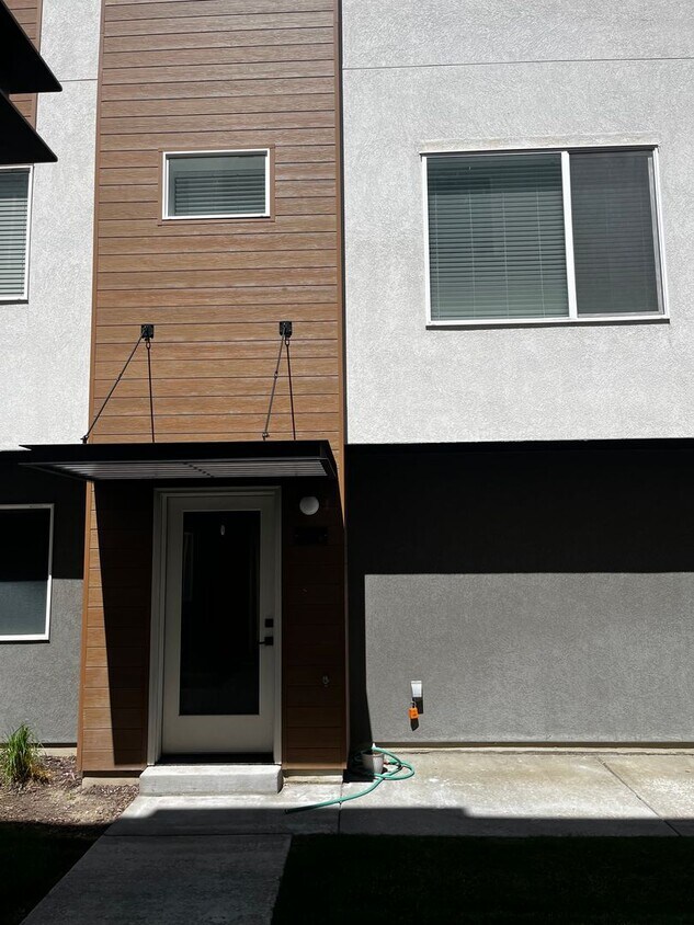 Primary Photo - Absolutely GORGEOUS Condo in Salt Lake Cit...
