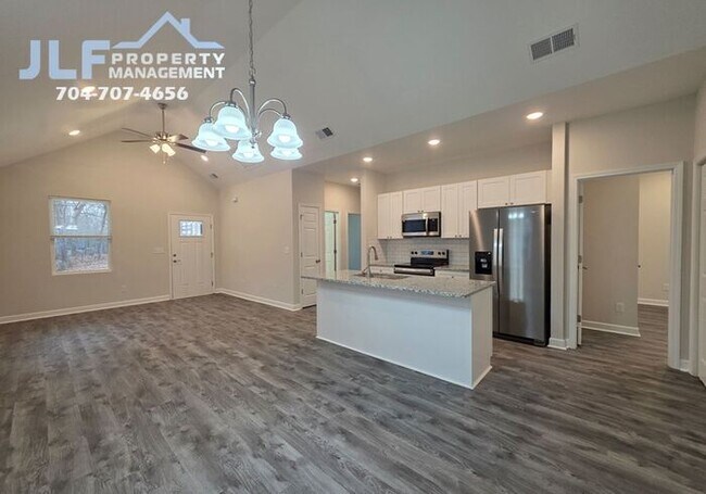 Foto del edificio - New Construction 3 Bed/2 Bath Ranch in Salisbury!