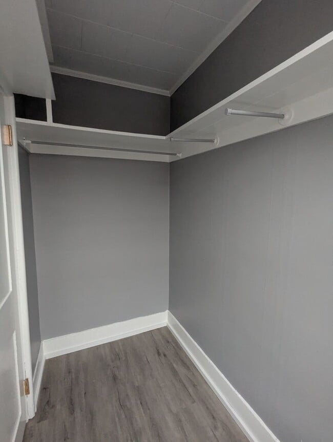 Building Photo - 9 Cataract St