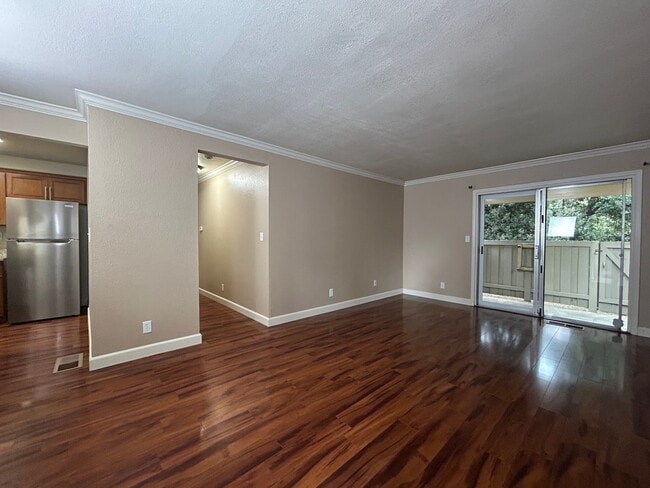 Foto del edificio - Move-In Ready 1BR in Sought-After Kirkwood...