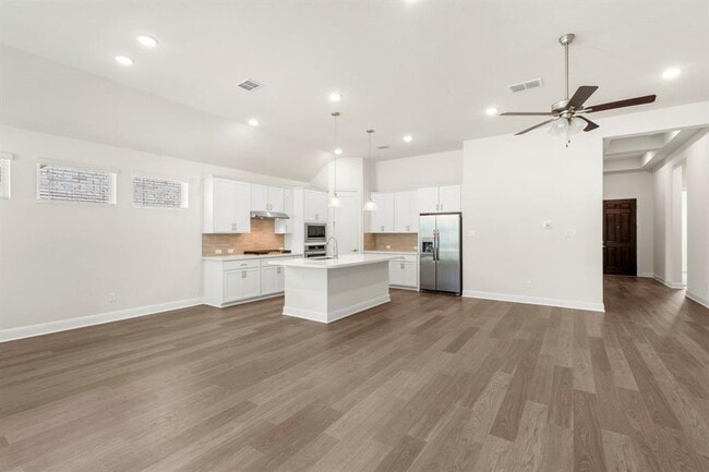 Building Photo - 528 Tubman Dr