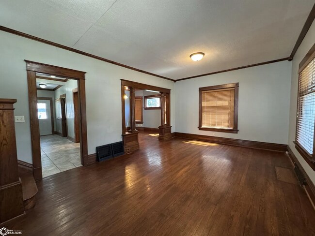 Building Photo - 706 N 7th St
