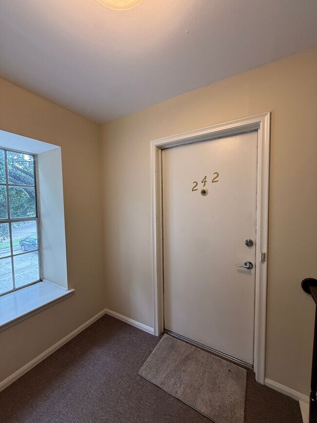 Foto del edificio - 3730 Fairfield Ave