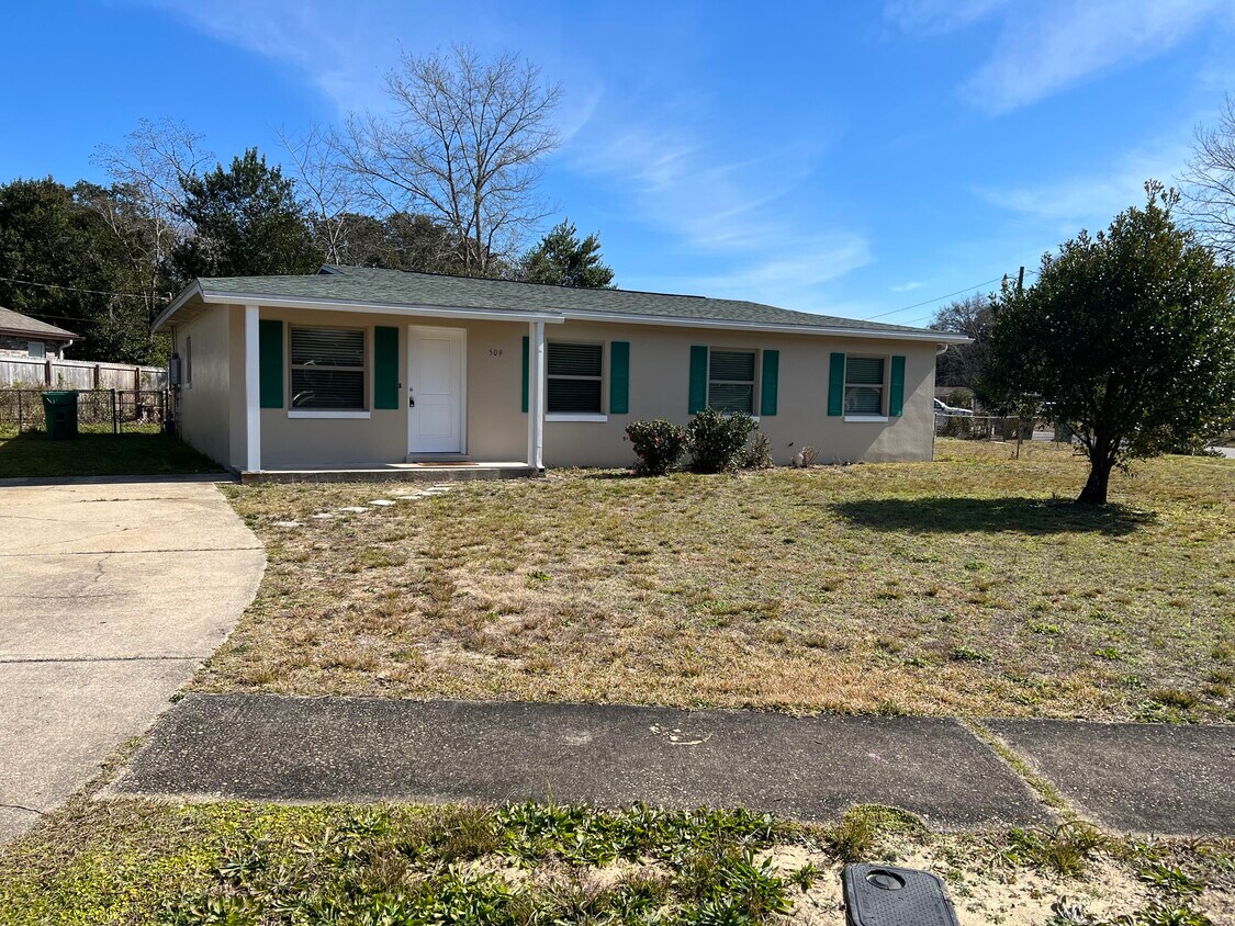 Primary Photo - 509 Trenton St