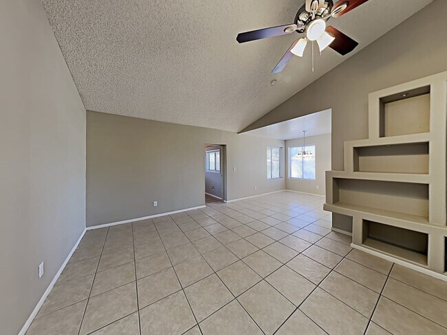 Building Photo - 7045 W Cameron Dr