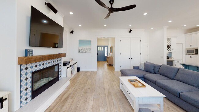 Building Photo - Coastal Home with Casita, pool and spa
