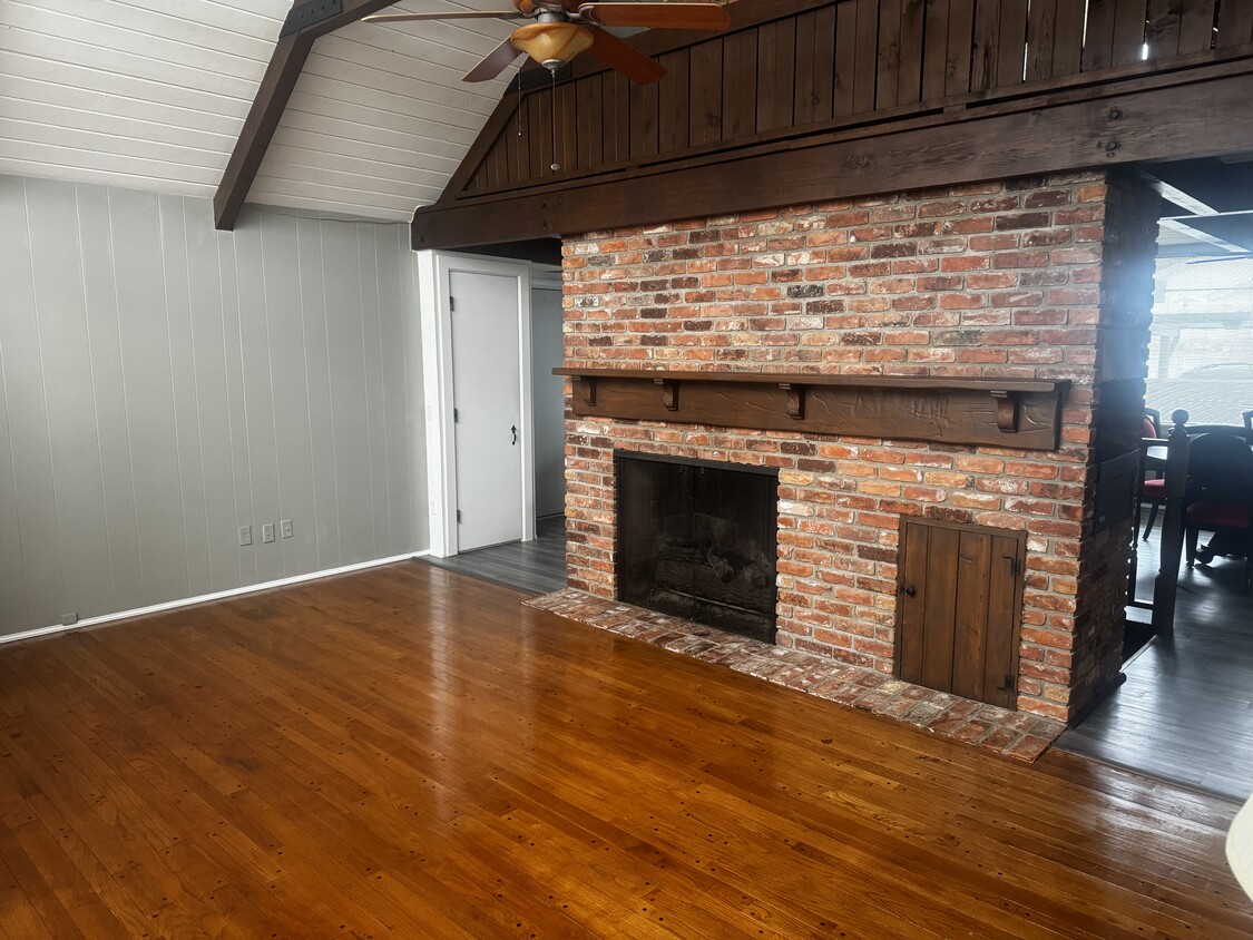 Living room - 1242 Stonegate Ln