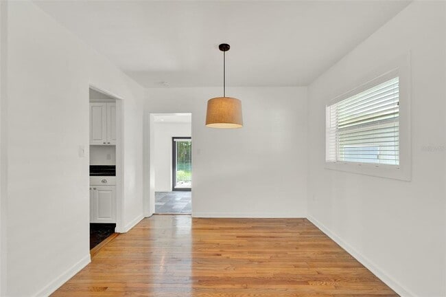 Building Photo - 3345 Lila Dr