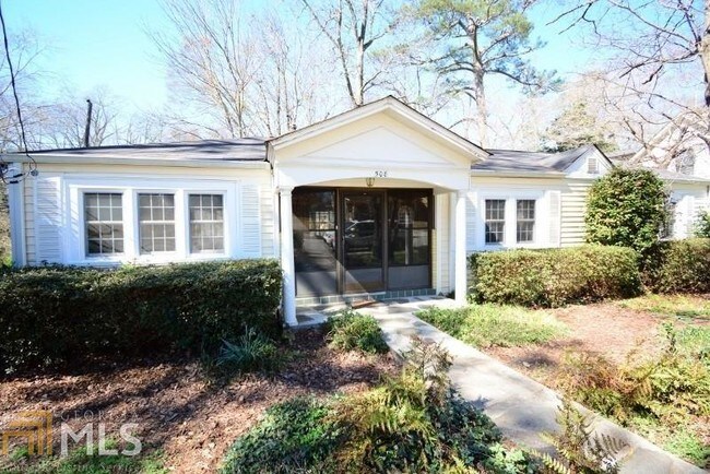 Building Photo - 508 Sycamore Dr
