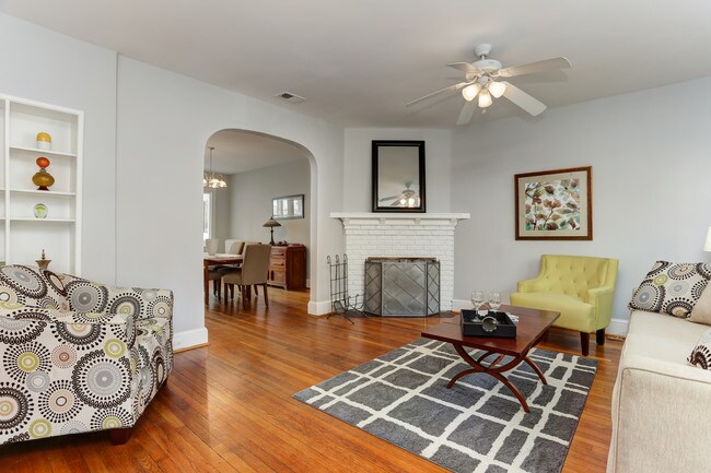 Foto del edificio - 1448 Spring Pl NW