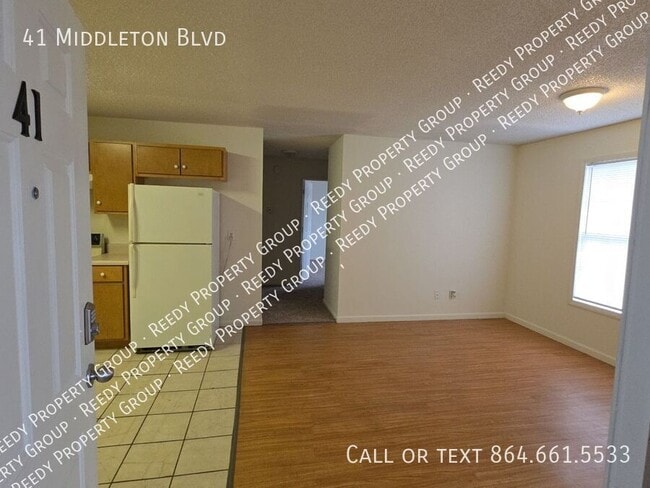 Foto del edificio - 41 Middleton Blvd