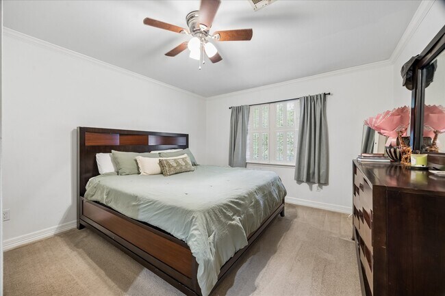 Foto del edificio - 5526 Grape St