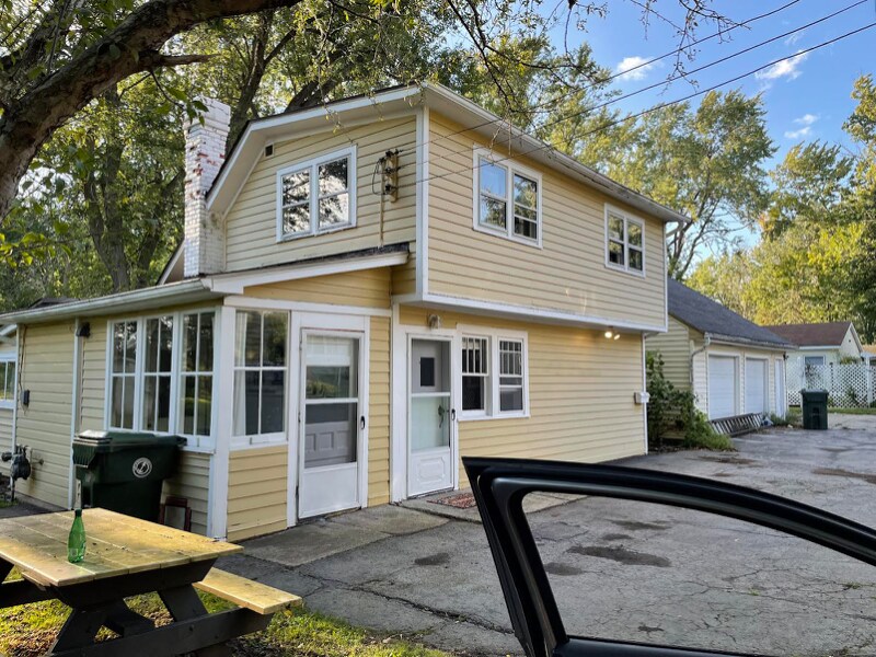 Foto principal - 706 Nash Rd