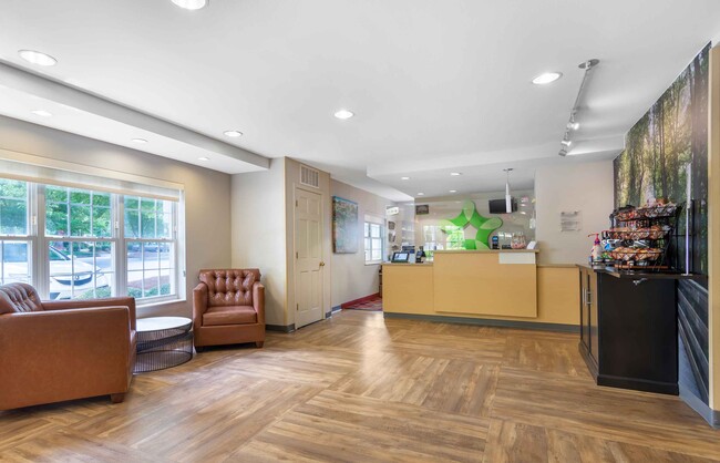 Lobby and Guest Check-in - Extended Stay America Atlanta-Northlake