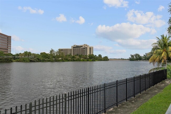 Foto del edificio - 5249 NW 7th St